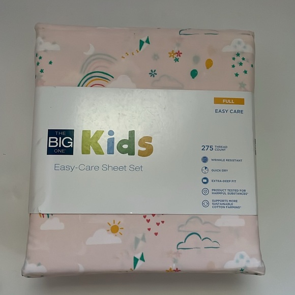The Big One Kids, Easy Care Aaliyah Rainbow Full Sheet Set. Wrinkle resistant - Picture 7 of 17